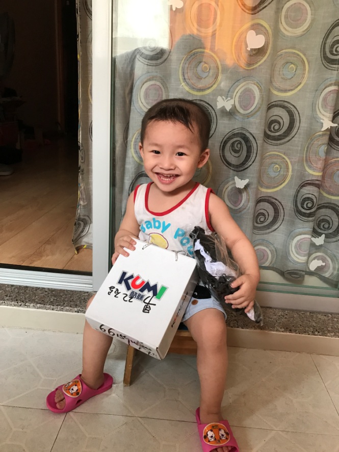 1517384799715876.jpg 南昌寄养项目孩子收到六一儿童节礼物.JPG